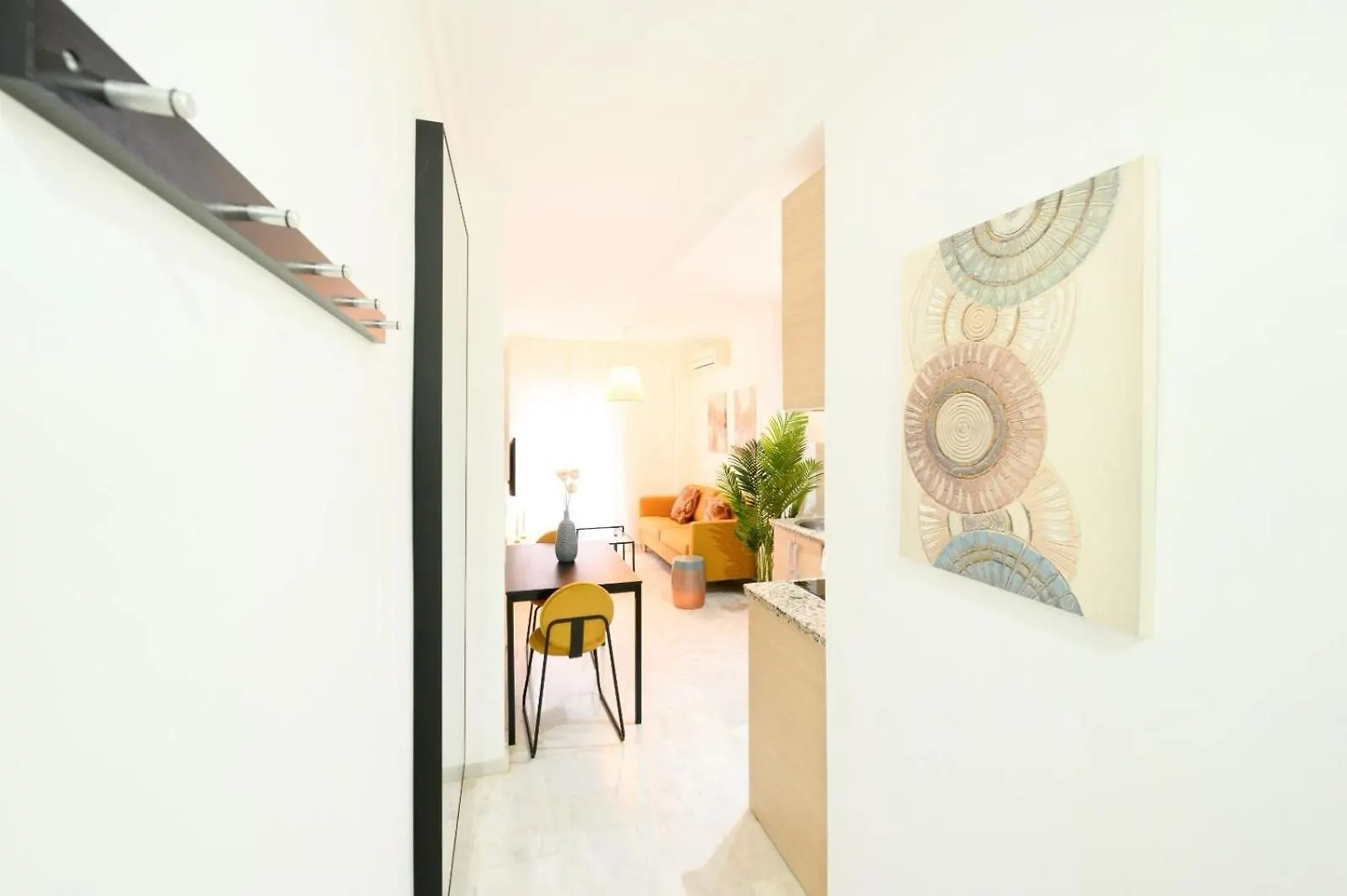 דירה פואנגירולה Capitan, 1 Bedromm, City Center & Beach By 10Tsea