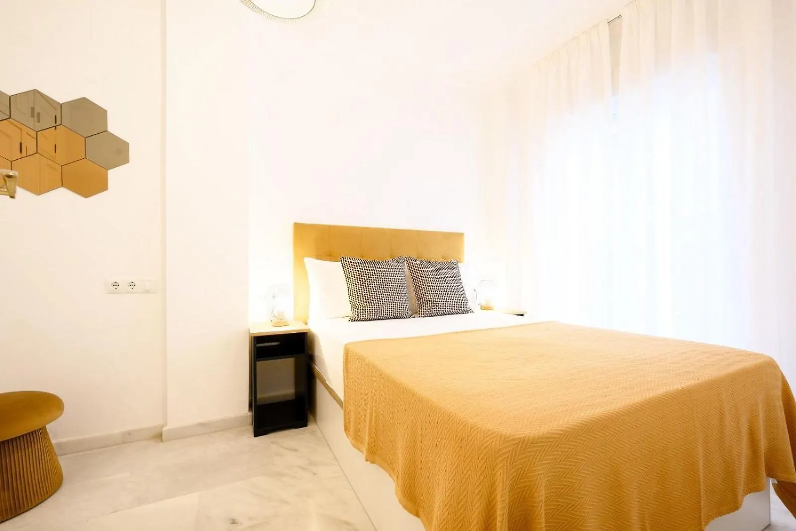 דירה פואנגירולה Capitan, 1 Bedromm, City Center & Beach By 10Tsea ספרד
