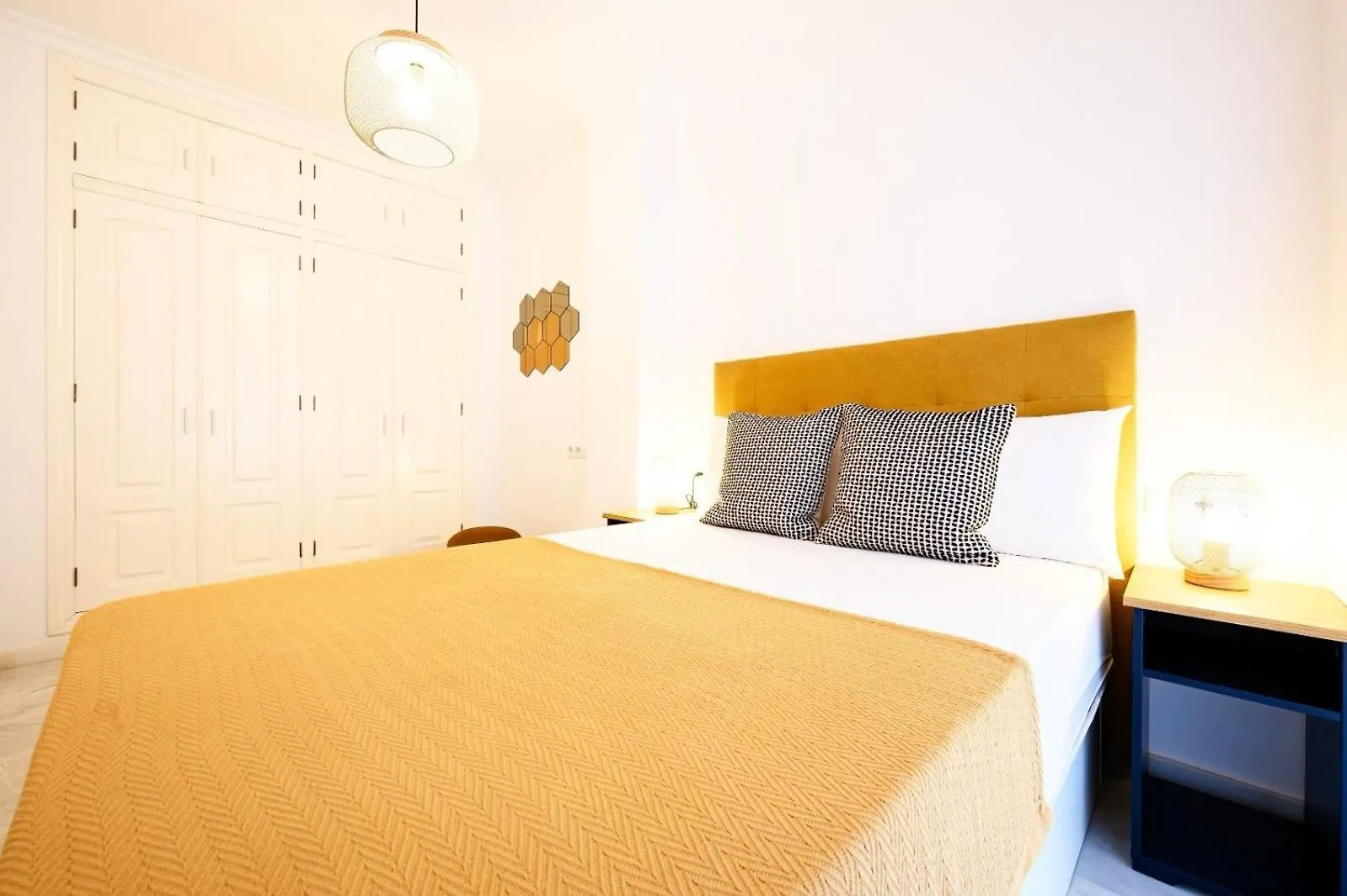 פואנגירולה Capitan, 1 Bedromm, City Center & Beach By 10Tsea דירה